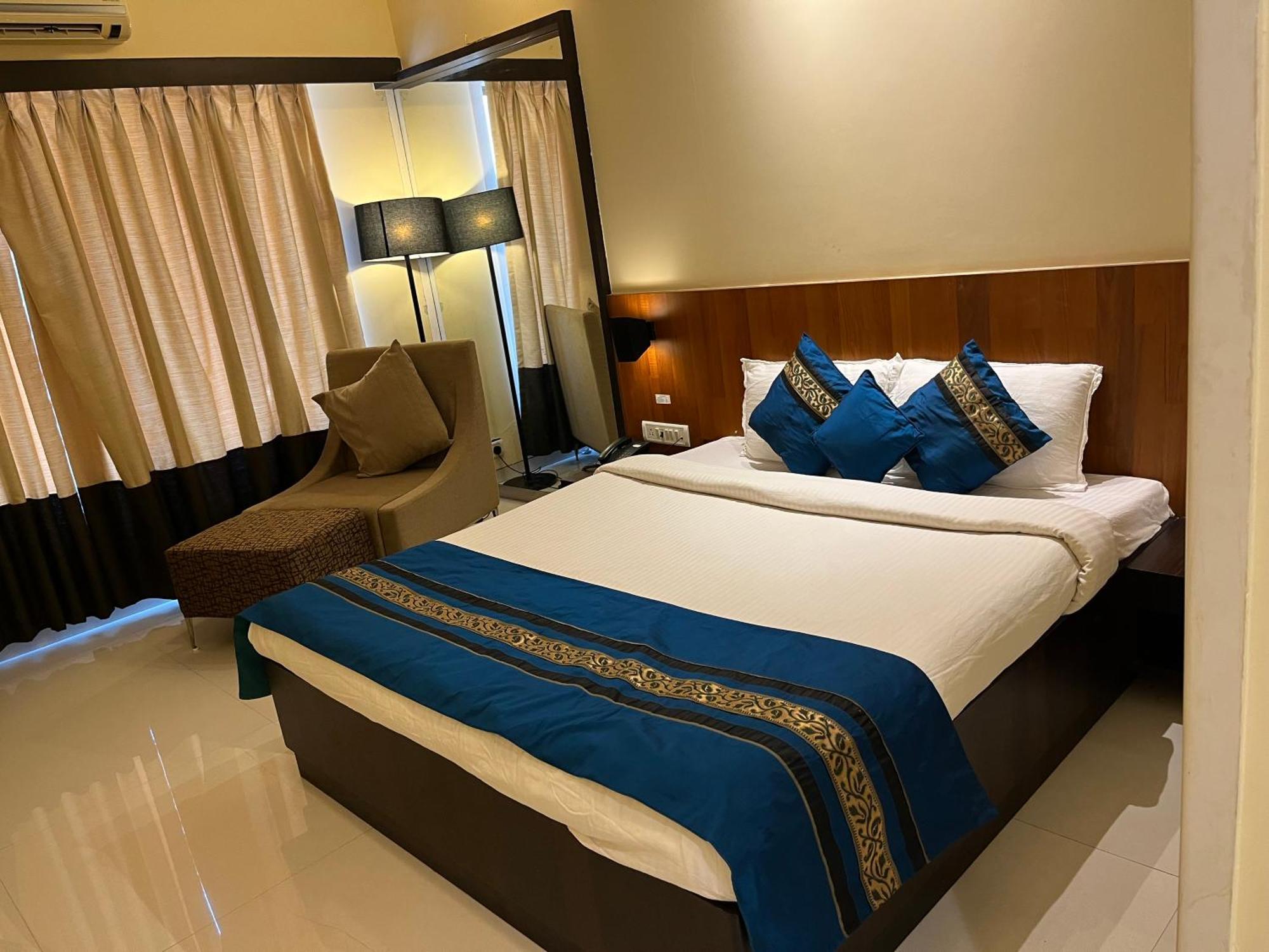 Hotel Landmark Ratnagiri Exterior photo