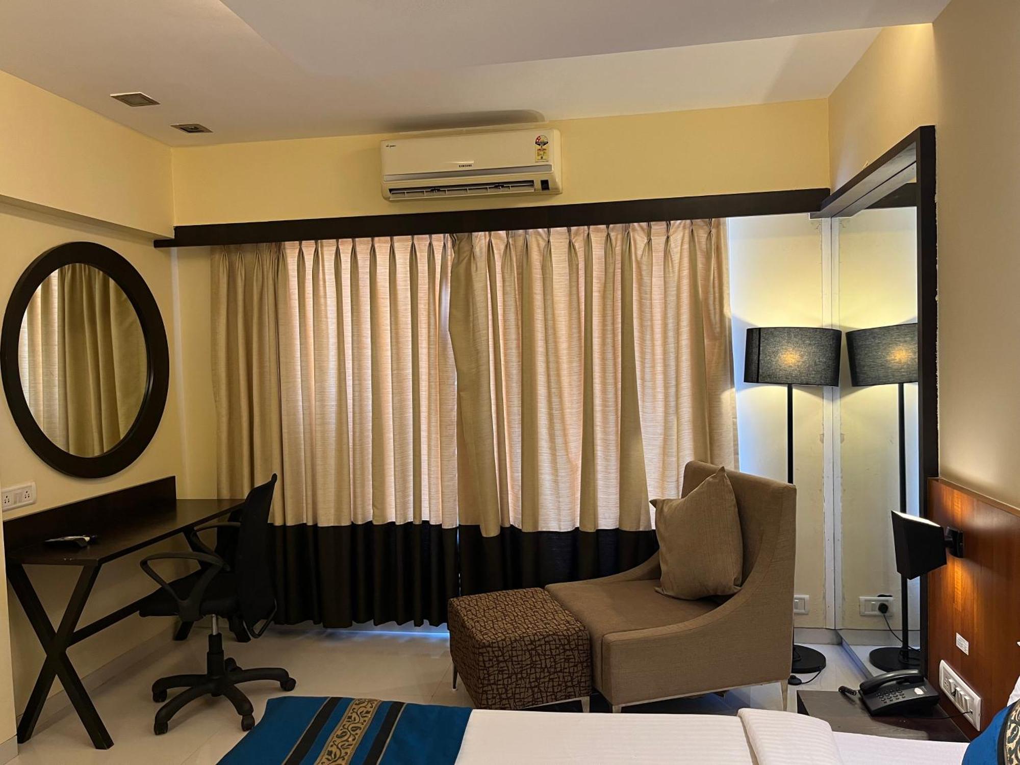 Hotel Landmark Ratnagiri Exterior photo