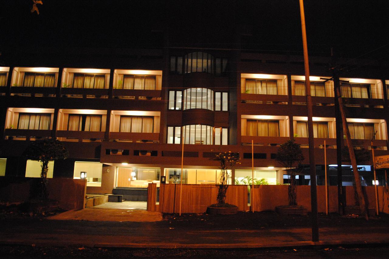 Hotel Landmark Ratnagiri Exterior photo