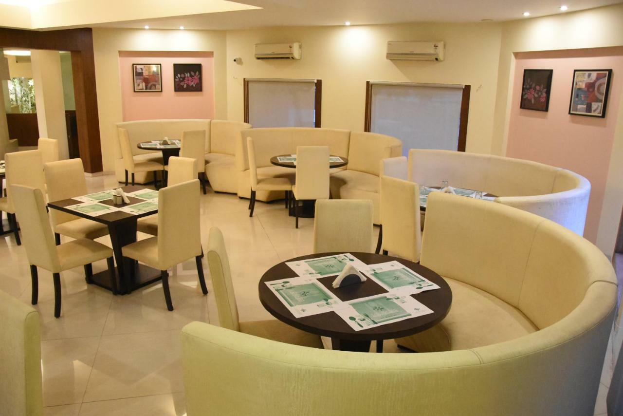 Hotel Landmark Ratnagiri Exterior photo