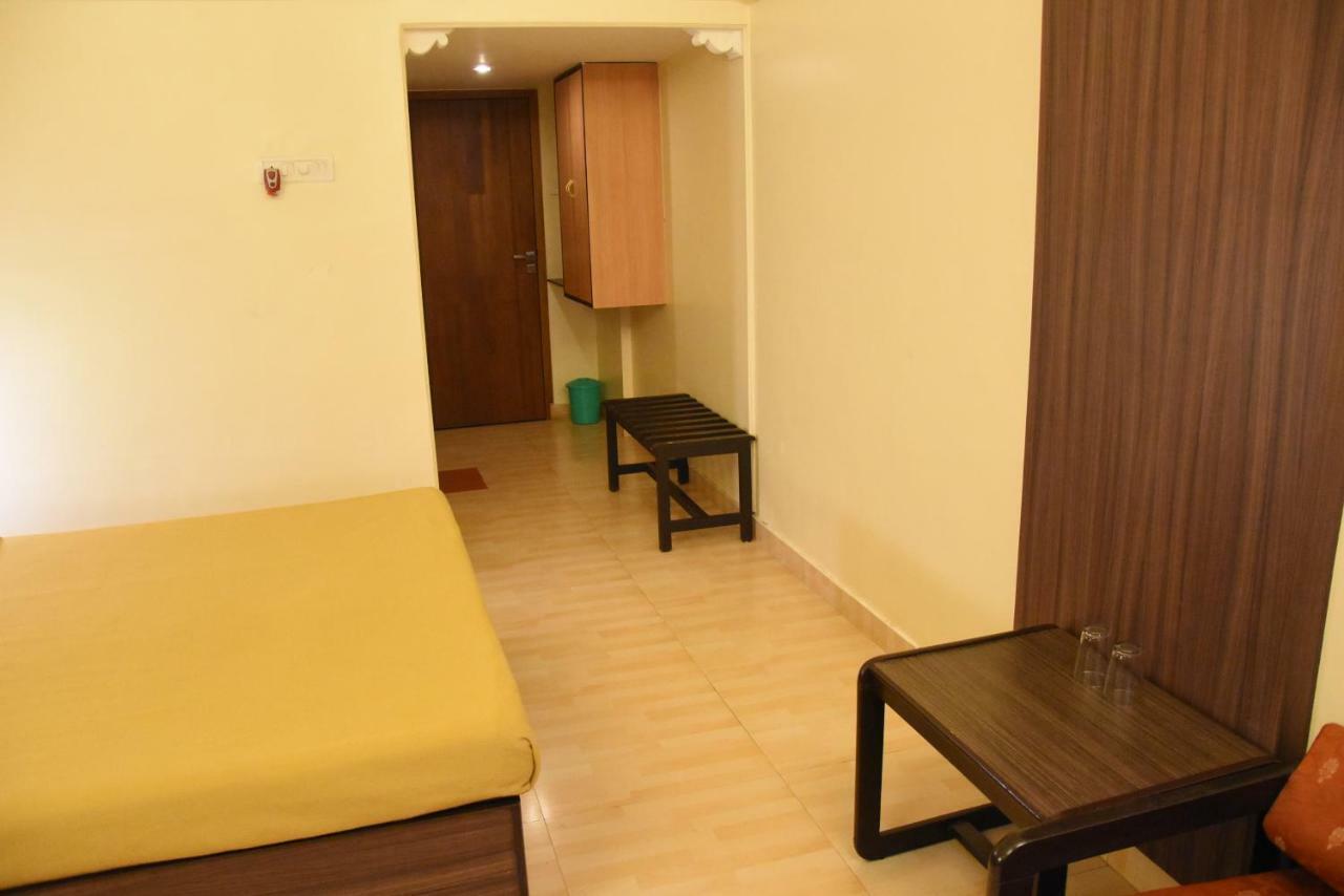 Hotel Landmark Ratnagiri Exterior photo
