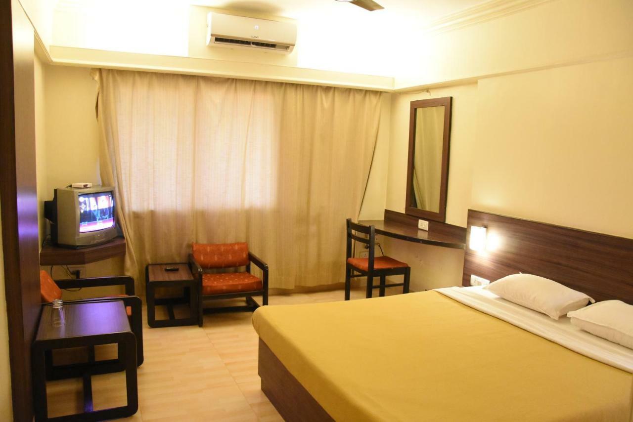 Hotel Landmark Ratnagiri Exterior photo